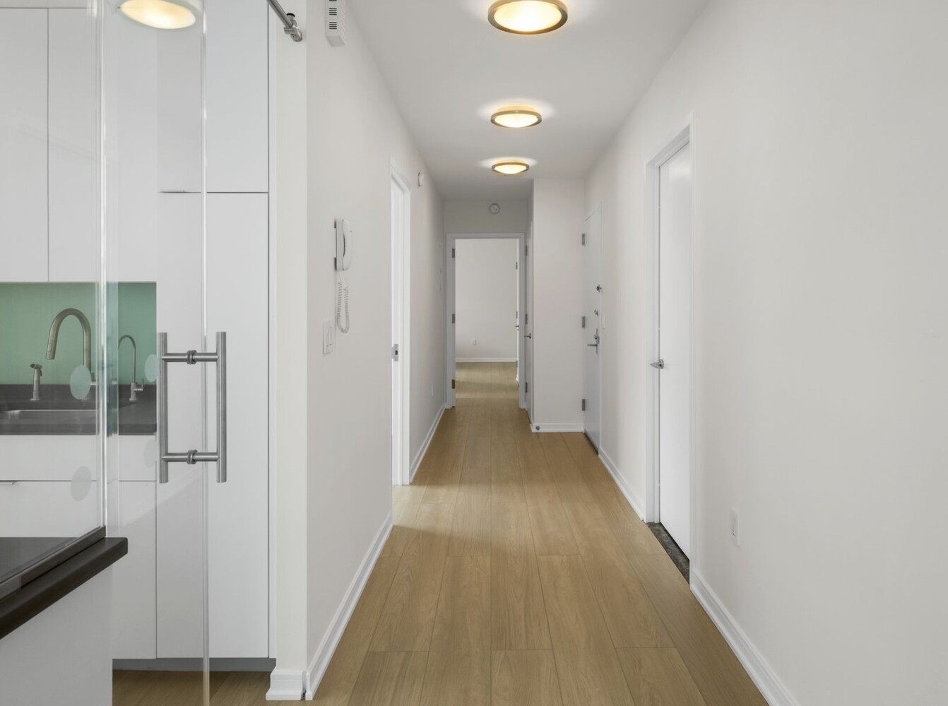 207 E 57TH Street 16A