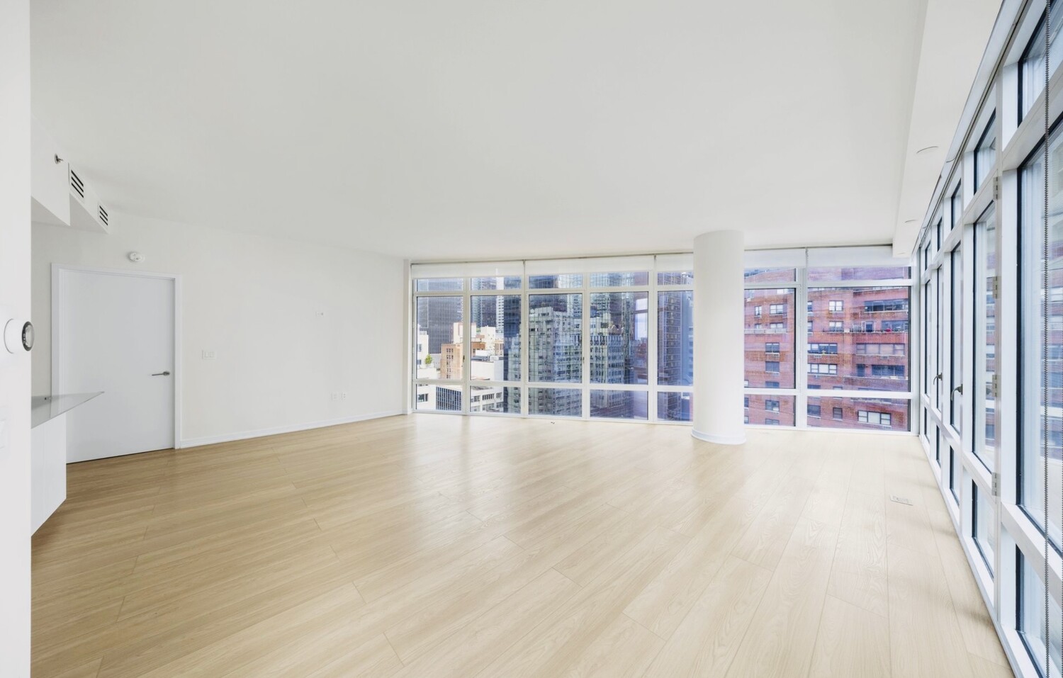 207 E 57TH Street 16A