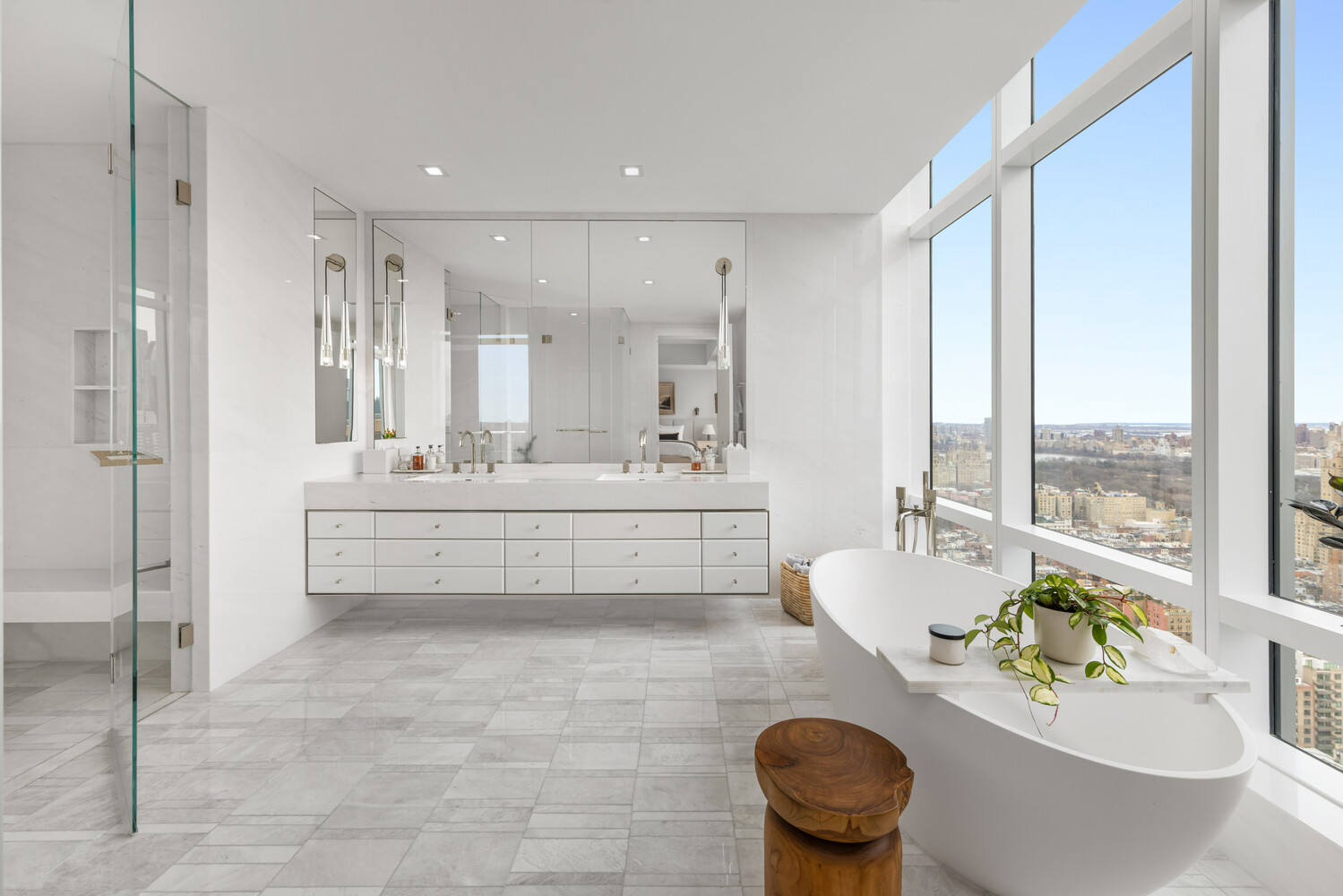 200 AMSTERDAM Avenue 40A