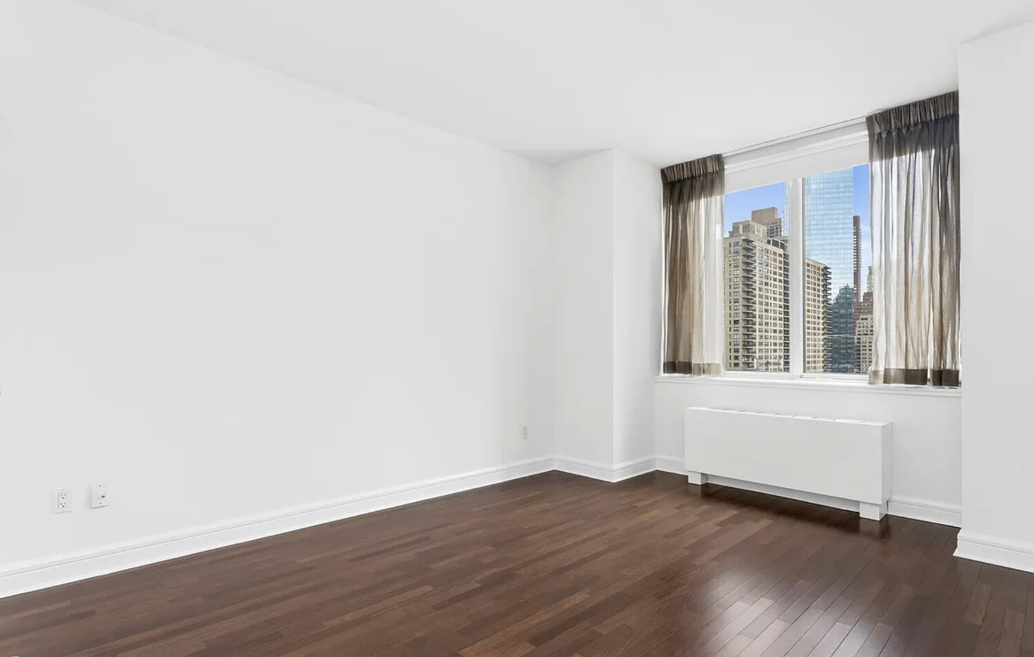 120 RIVERSIDE Boulevard 16J