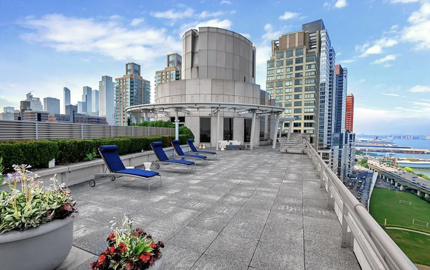 120 RIVERSIDE Boulevard 16J