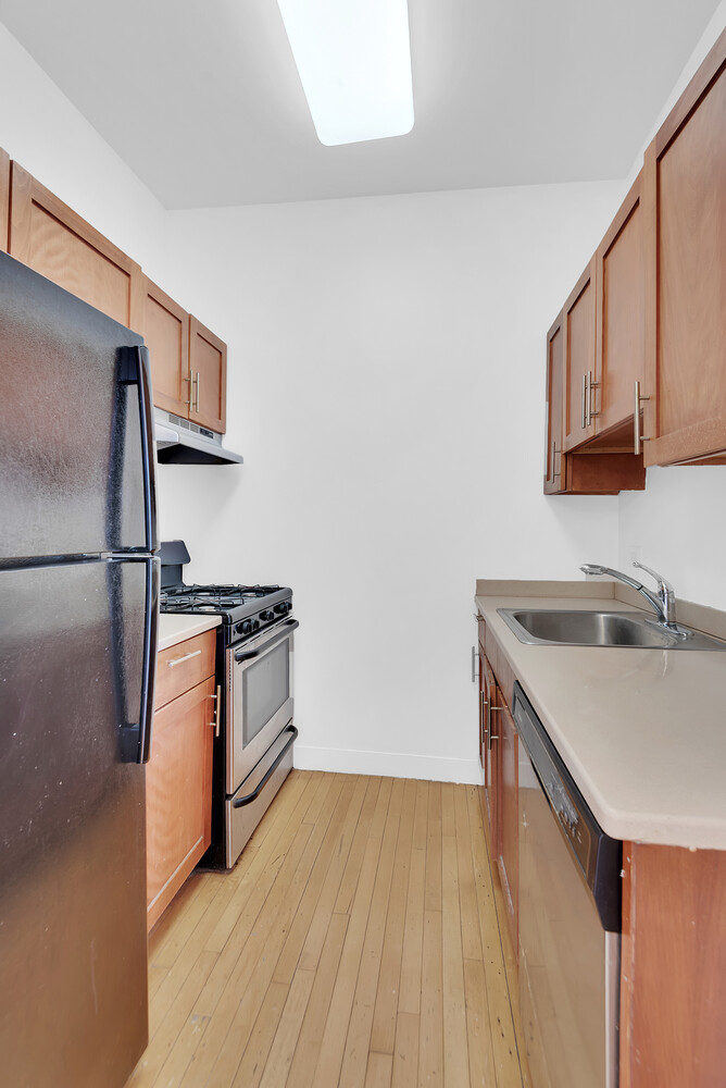 352 CATHEDRAL Parkway 9C