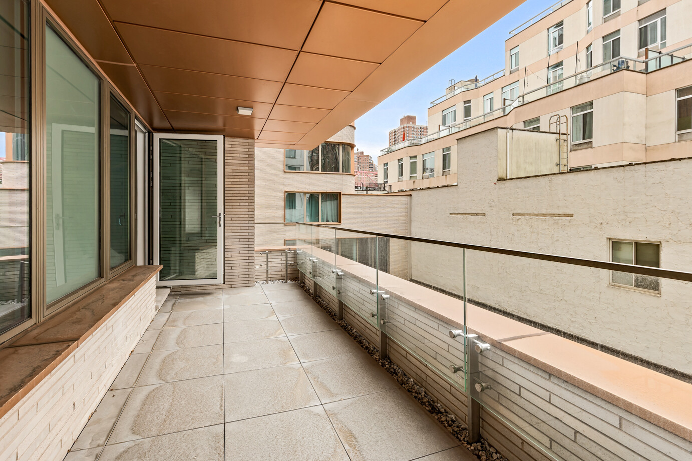 208 DELANCEY Street 2D