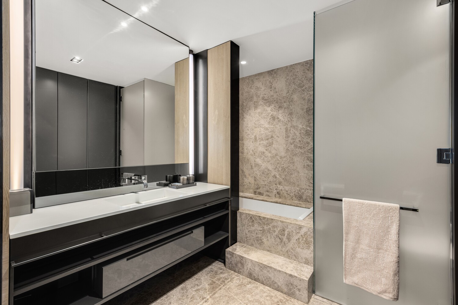 522 W 29TH Street 4A