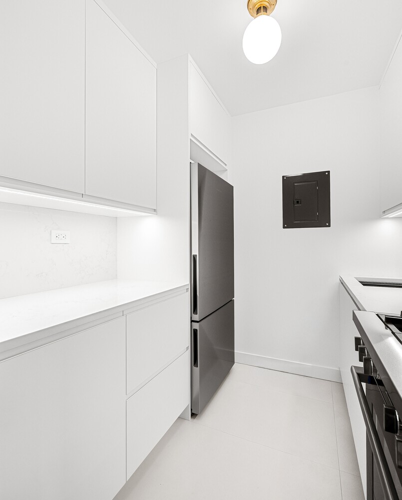 45 W 67TH Street 25F