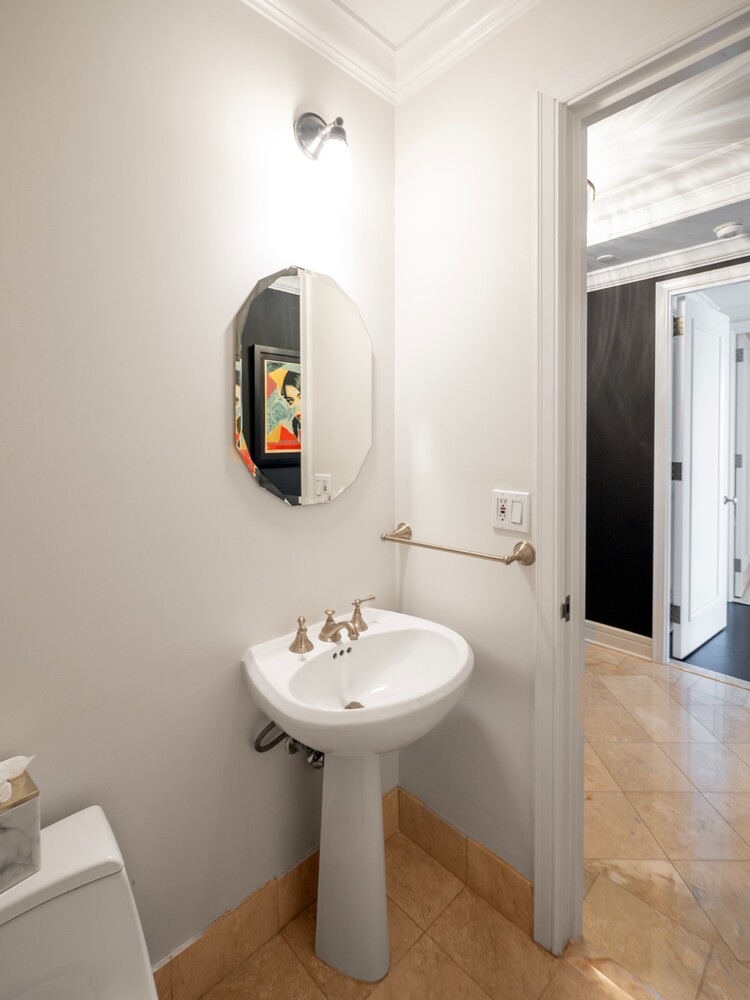 10 LITTLE WEST Street 16C