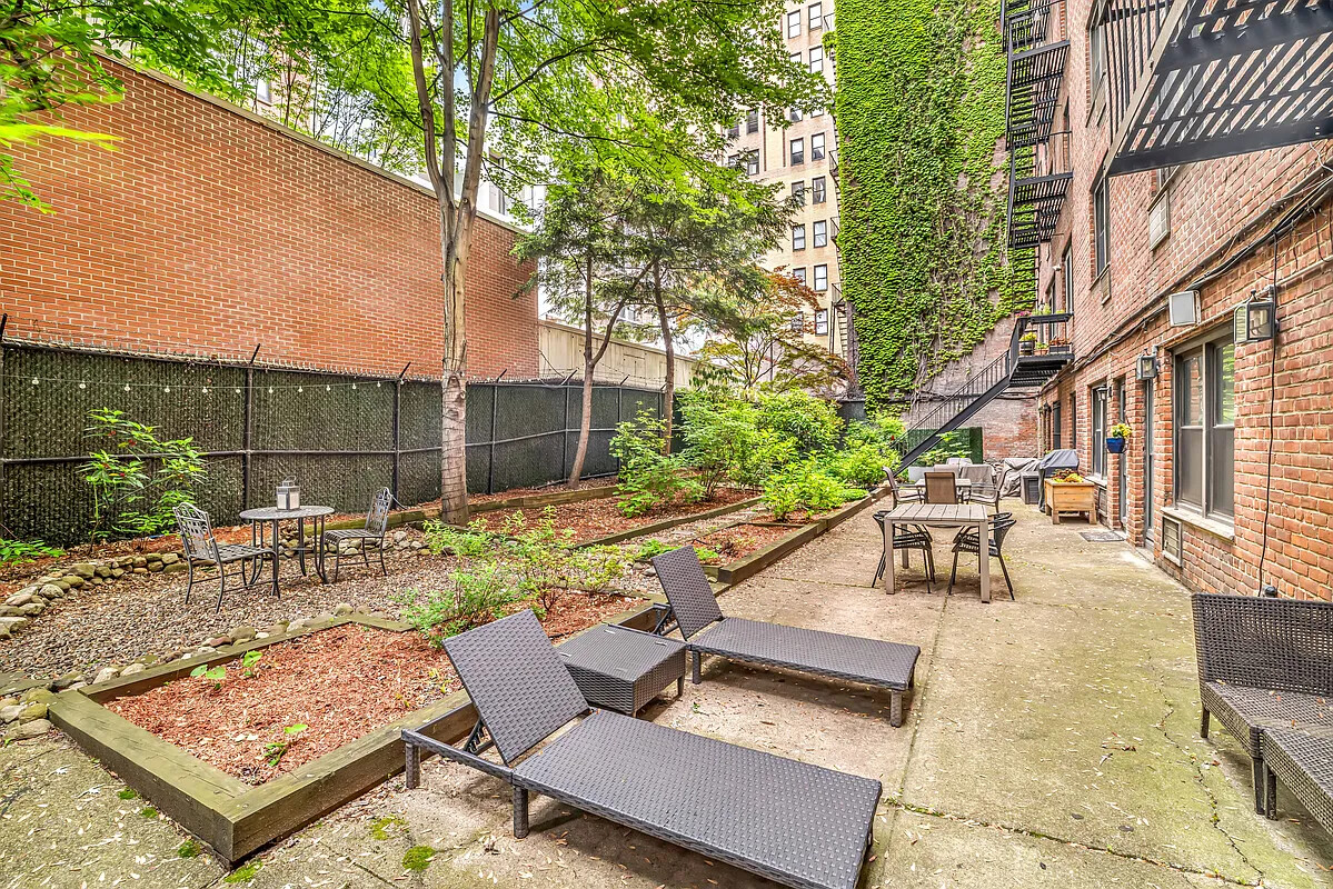 250 W 15TH Street 2C