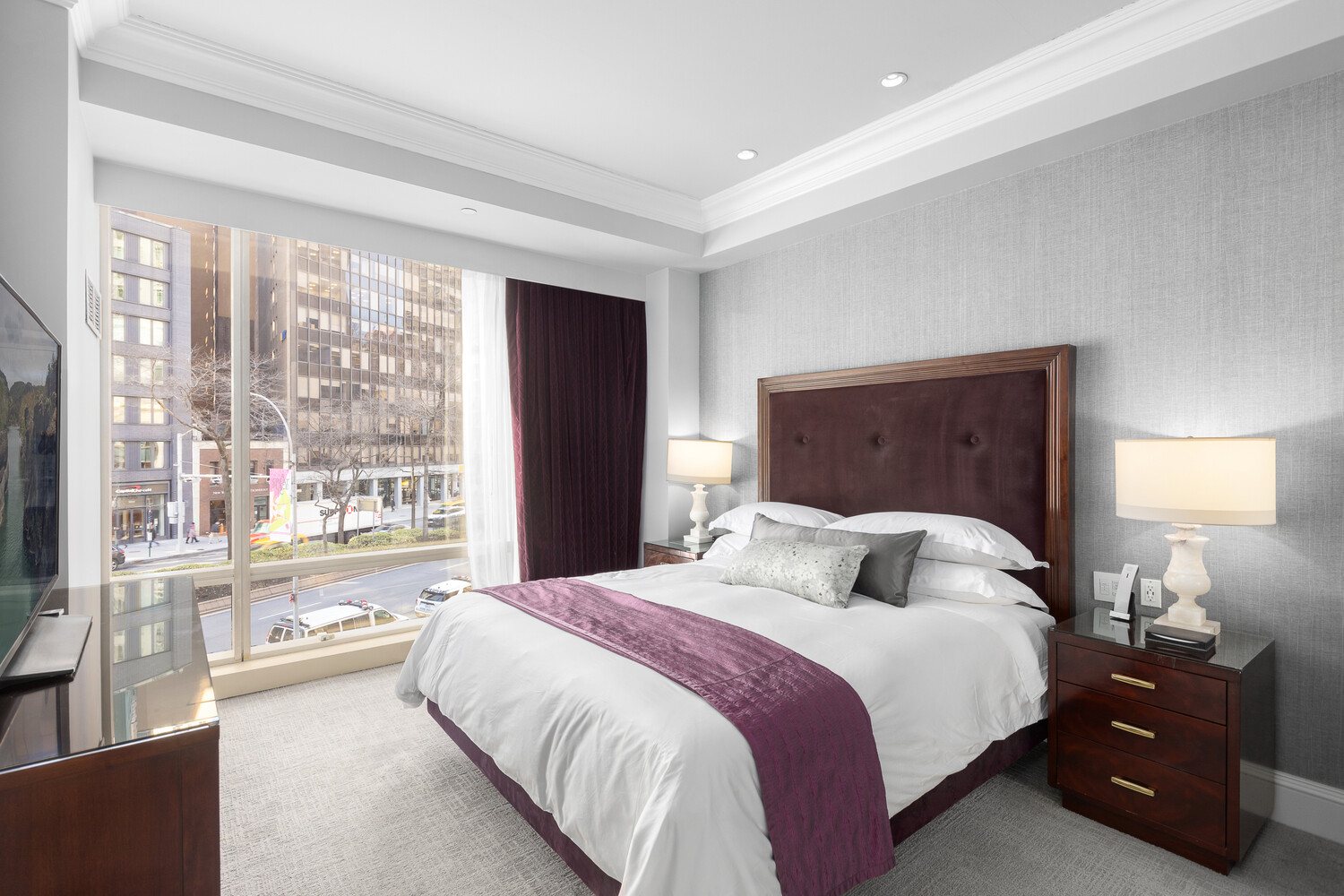 1 CENTRAL Park W 316