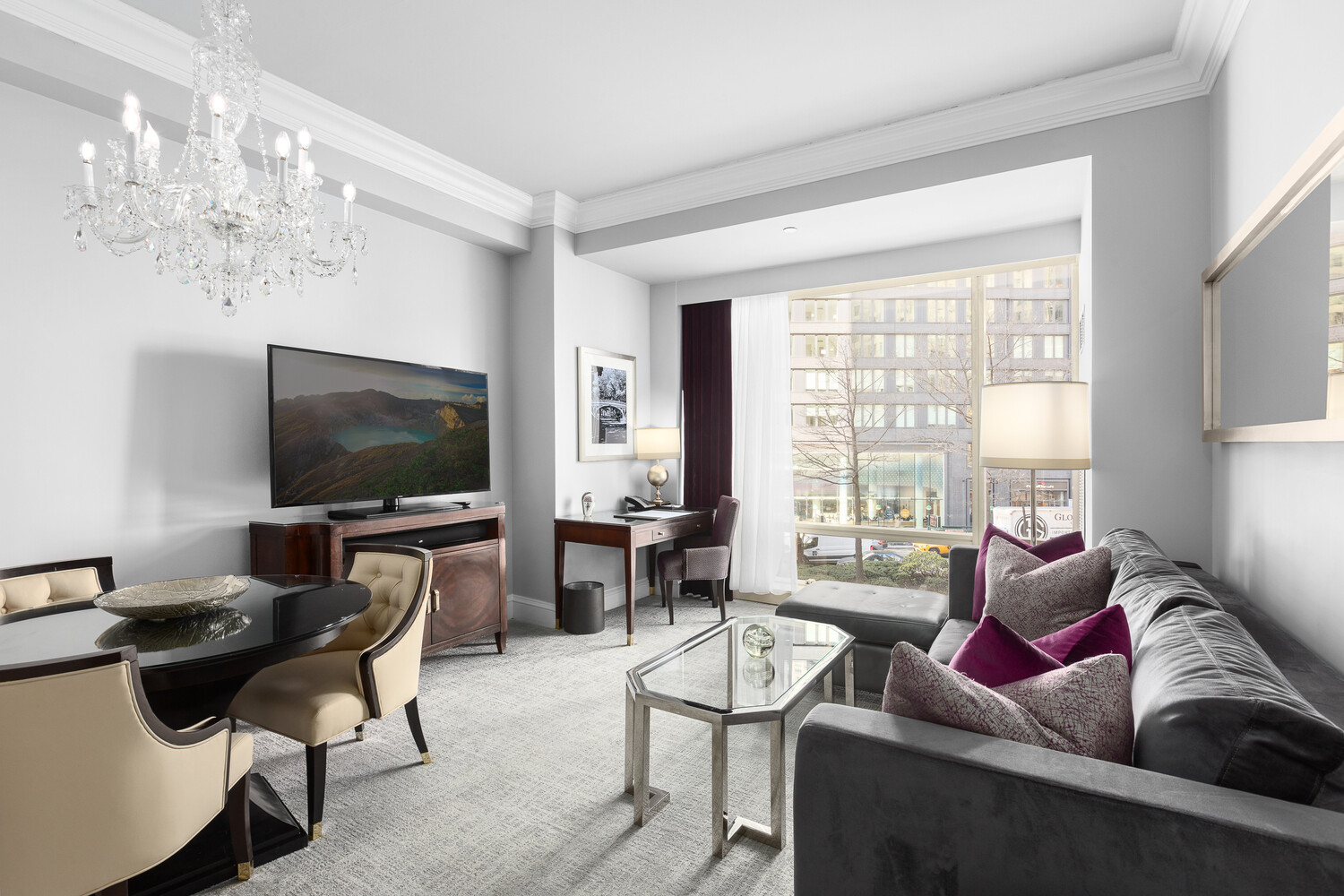 1 CENTRAL Park W 316