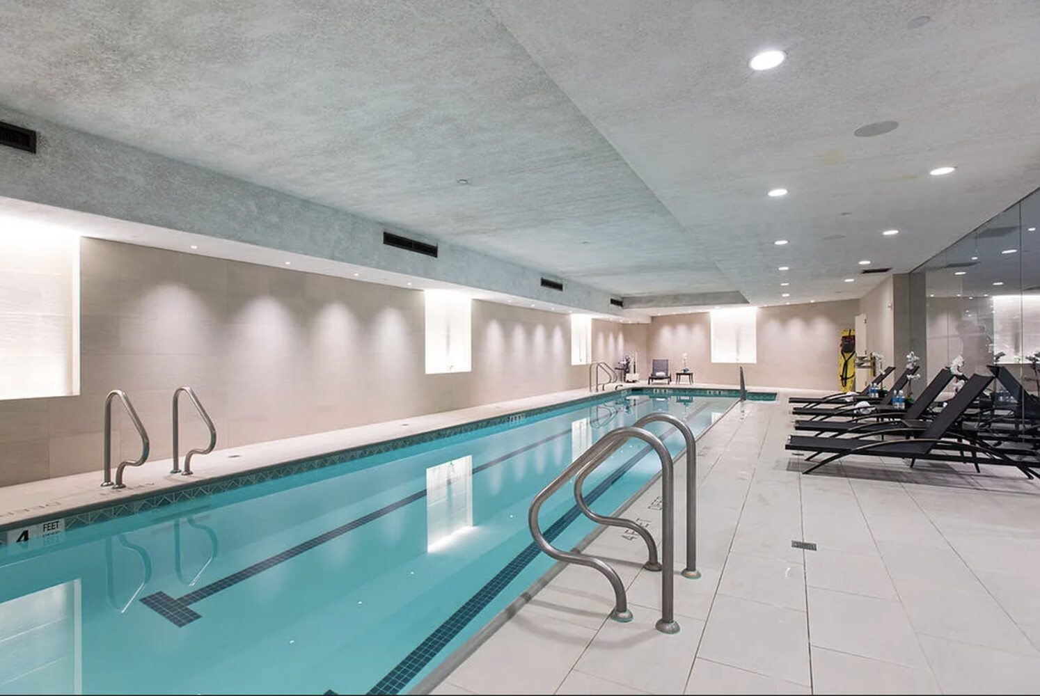 1 CENTRAL Park W 316