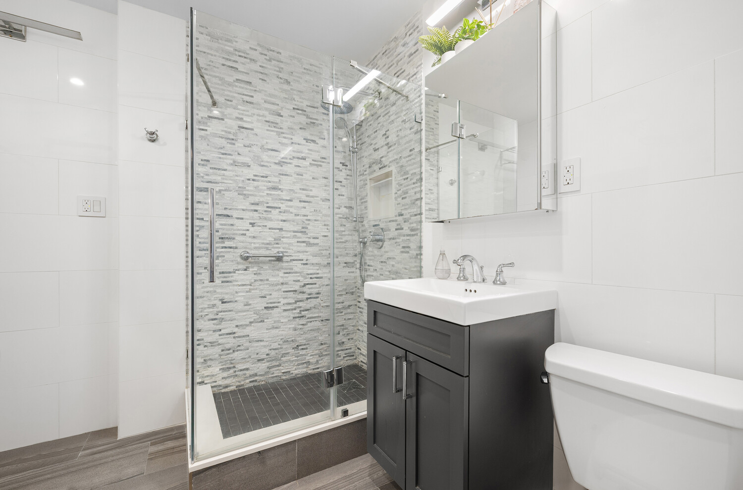 3 HANOVER Square 19J