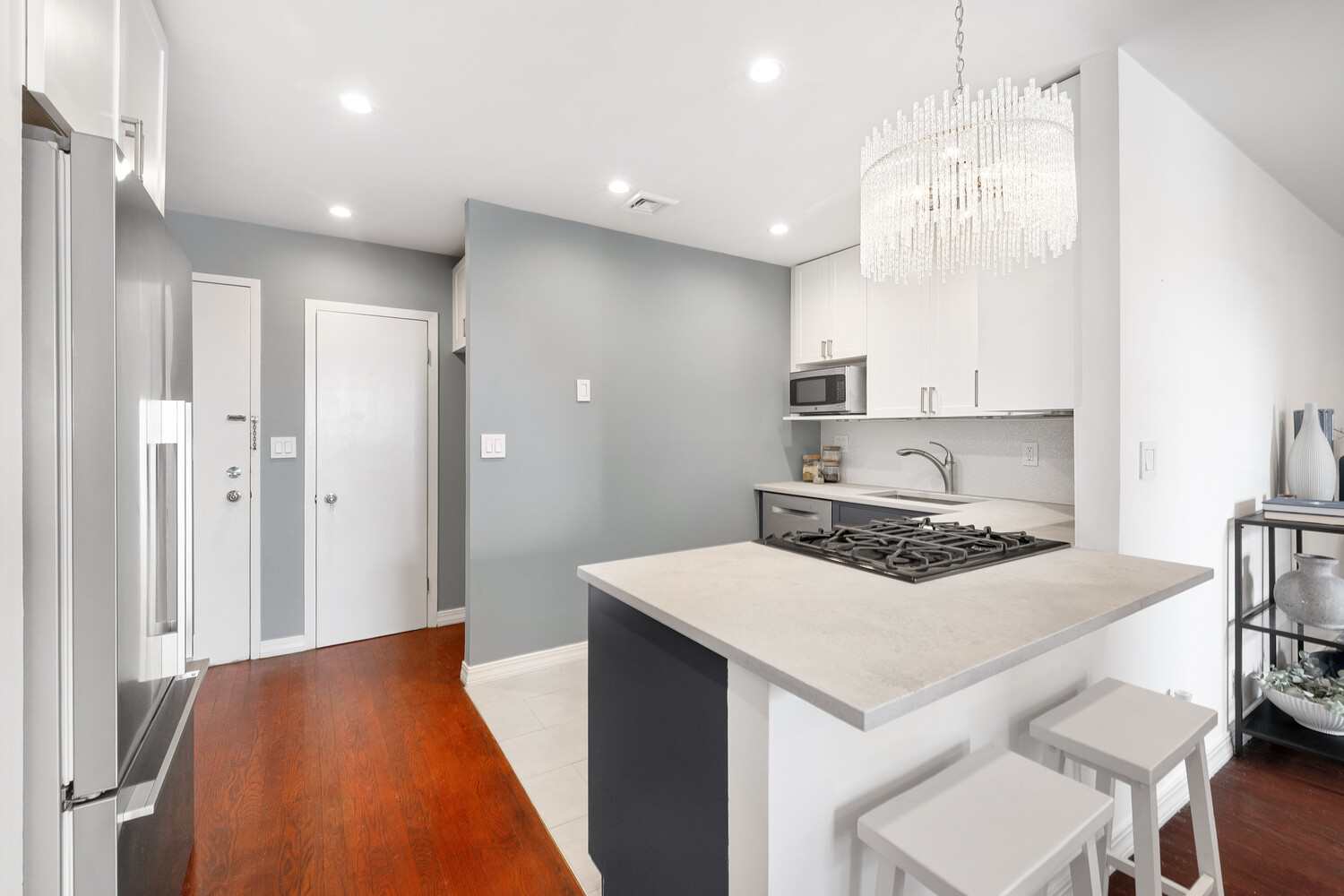 3 HANOVER Square 19J