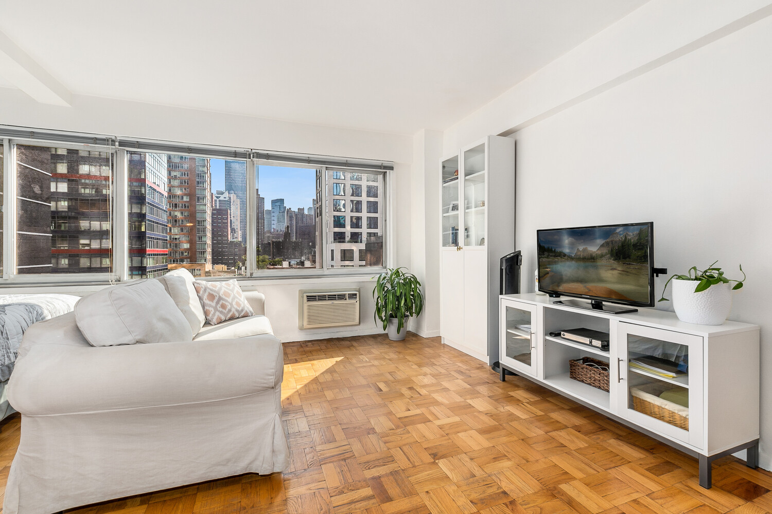 240 E 55TH Street 10A
