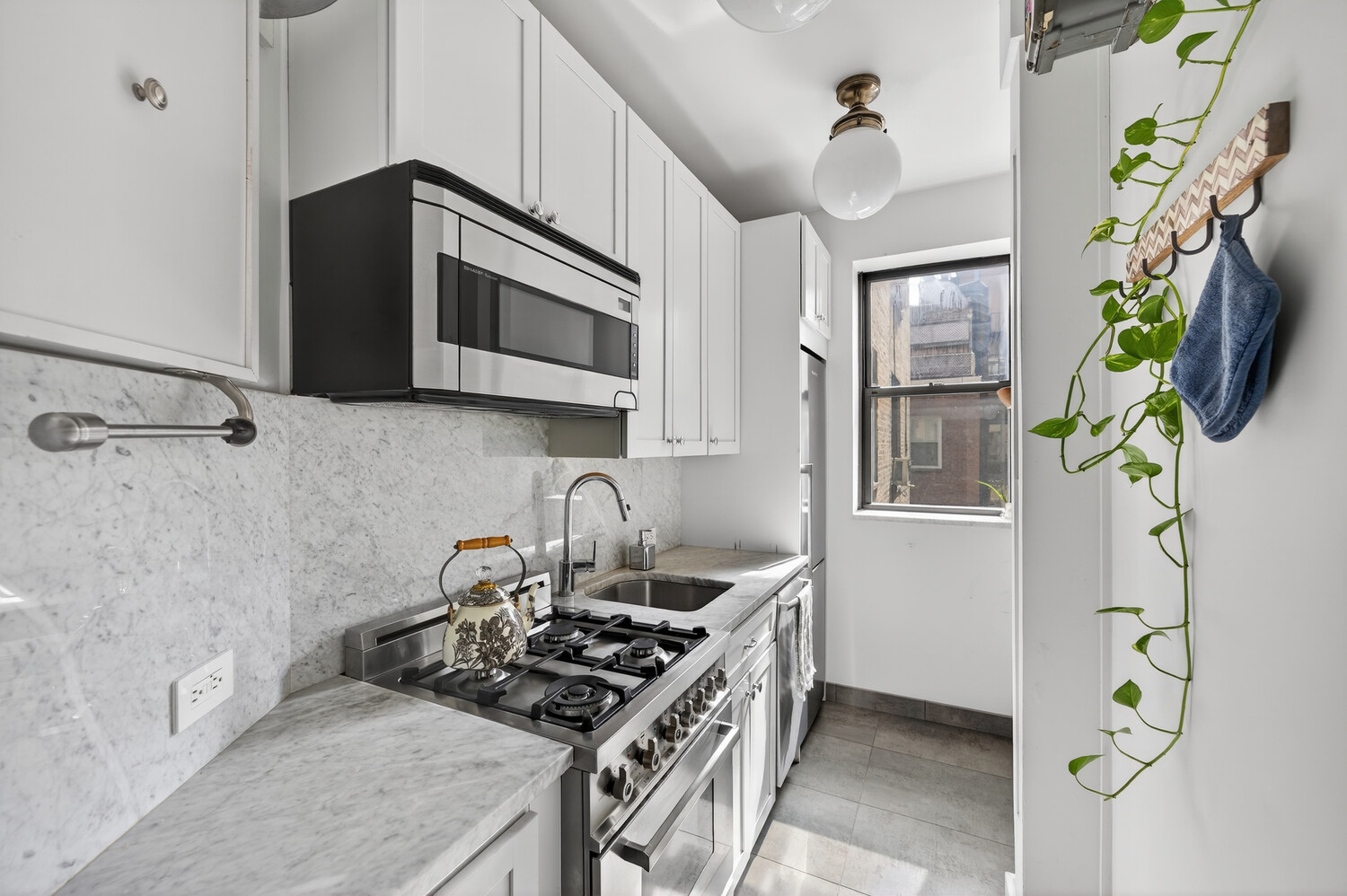 345 E 77TH Street 4D
