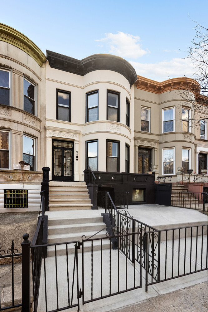 1180 UNION Street