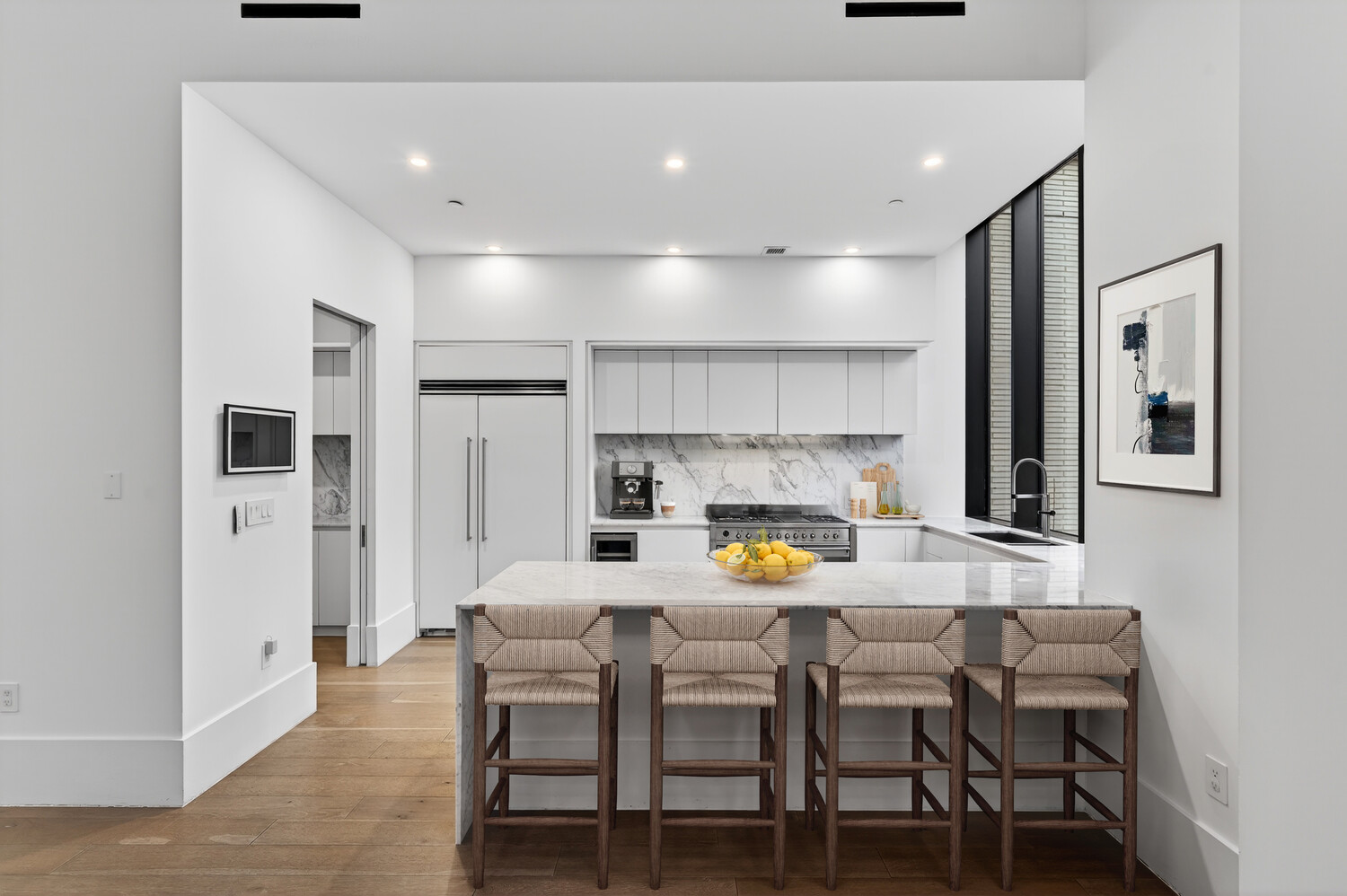 429 KENT Avenue TH8