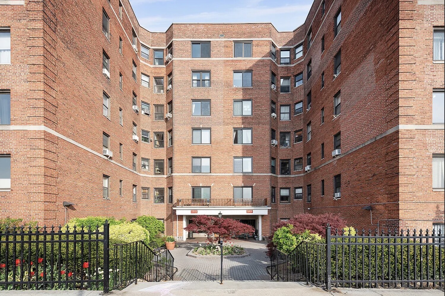 159-00 RIVERSIDE Drive W 3L