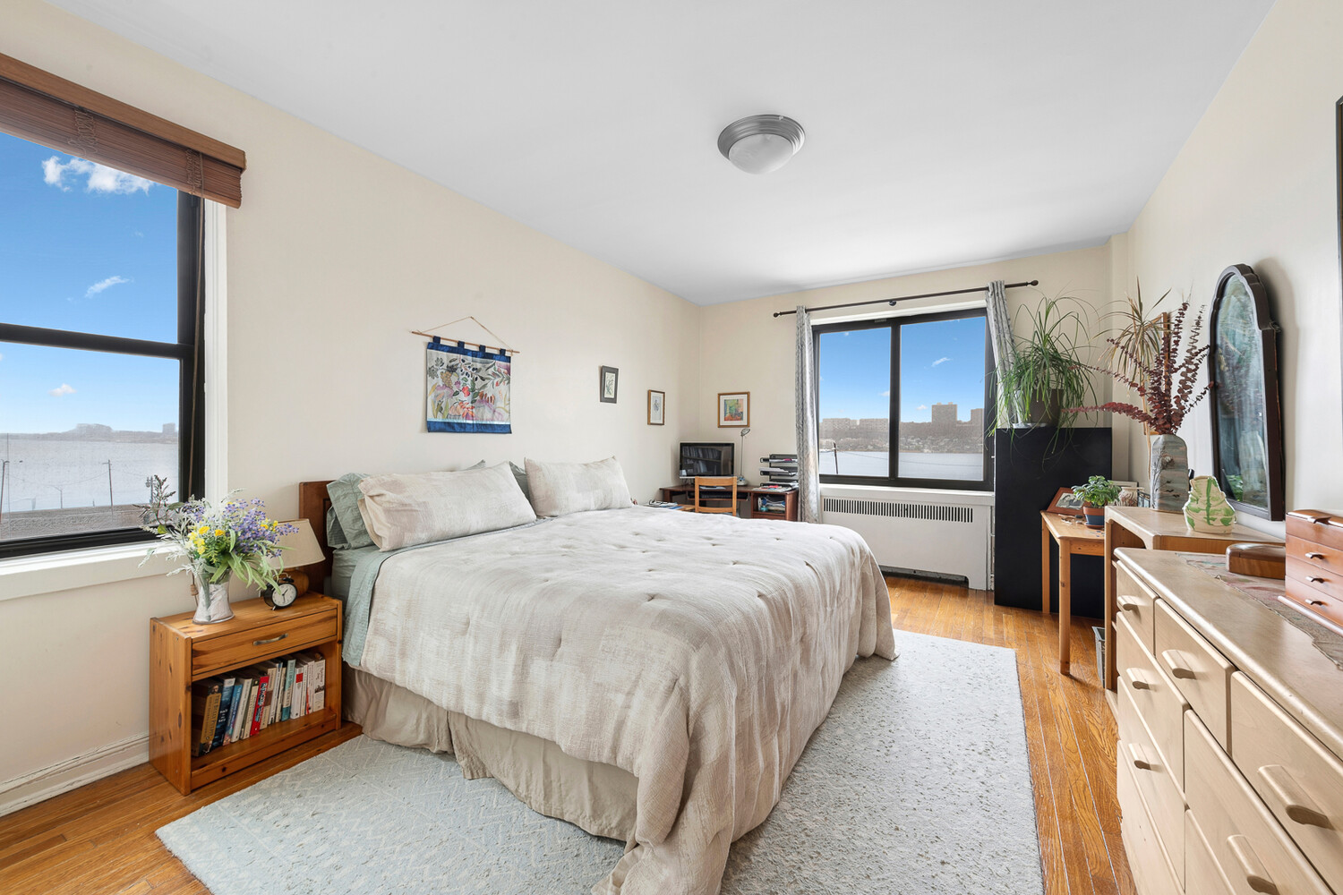 159-00 RIVERSIDE Drive W 3L