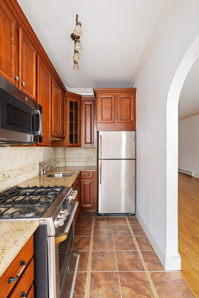 213 E 120TH Street
