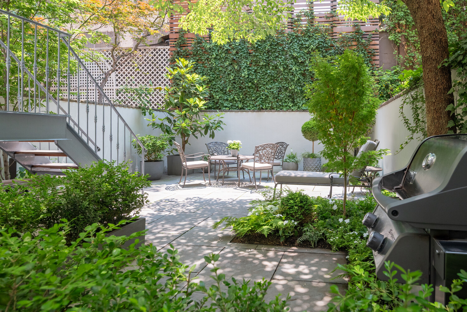362 W 19TH Street