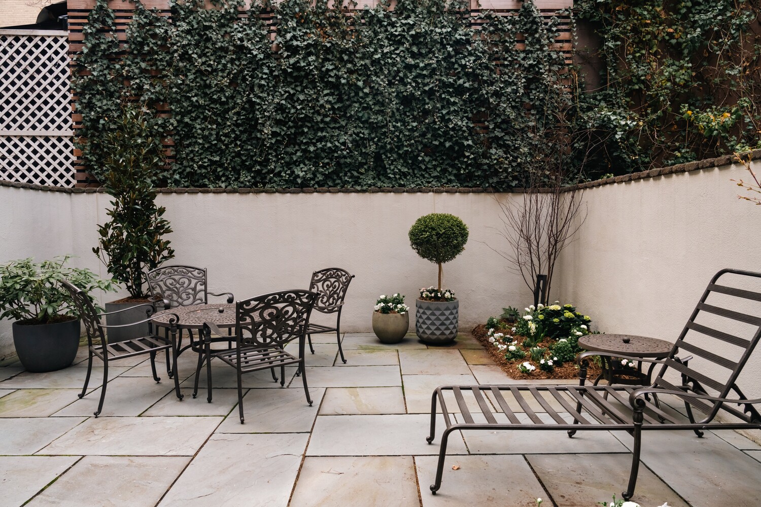 362 W 19TH Street