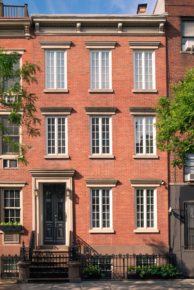 362 W 19TH Street