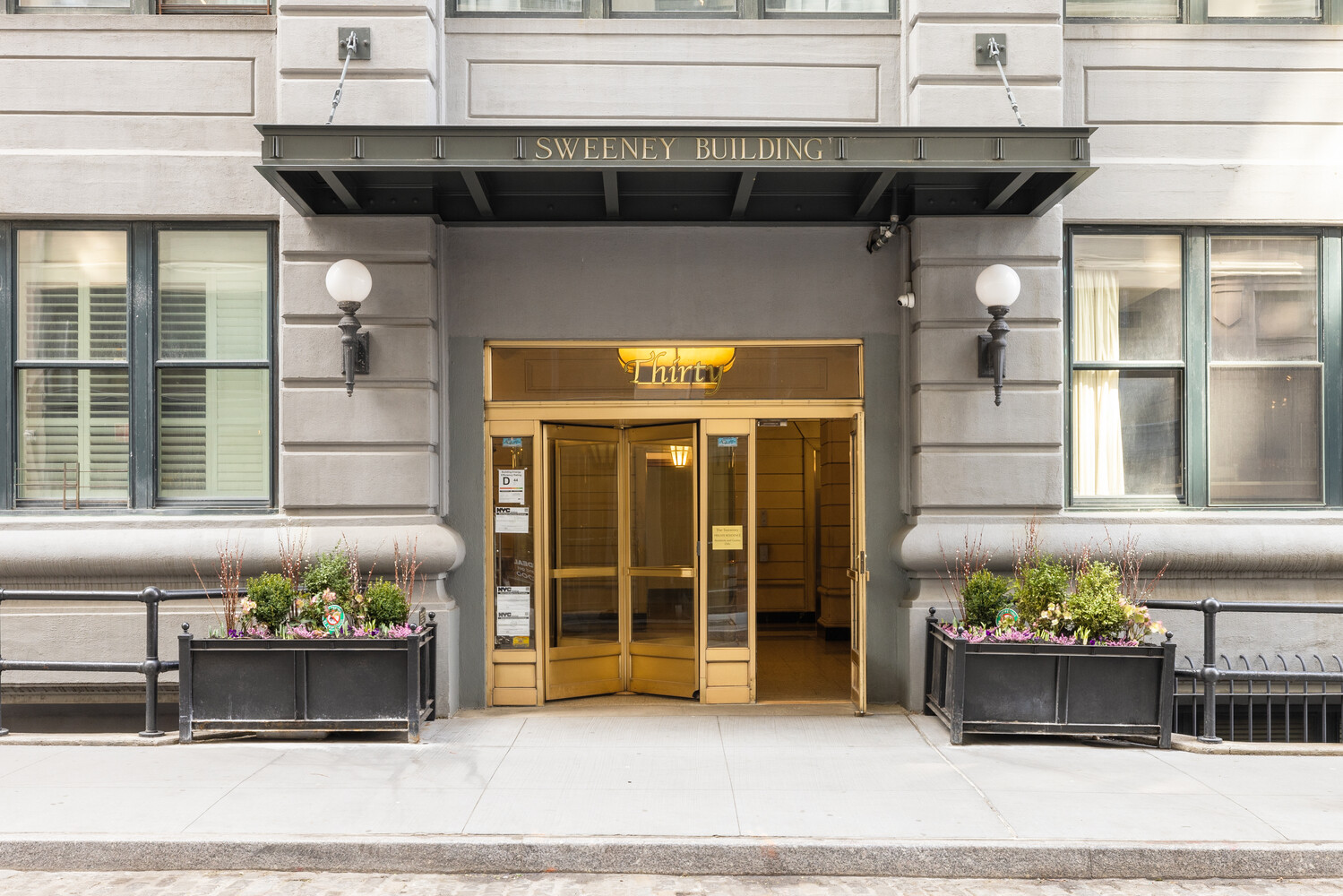 30 MAIN Street 3F