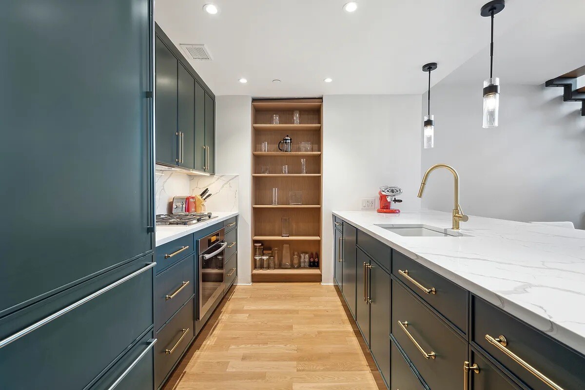 464 W 44TH Street PHC