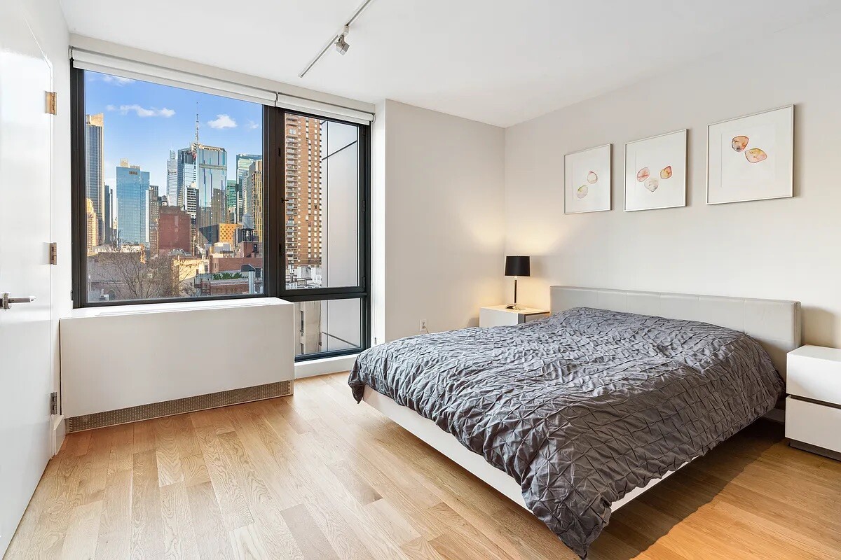 464 W 44TH Street PHC