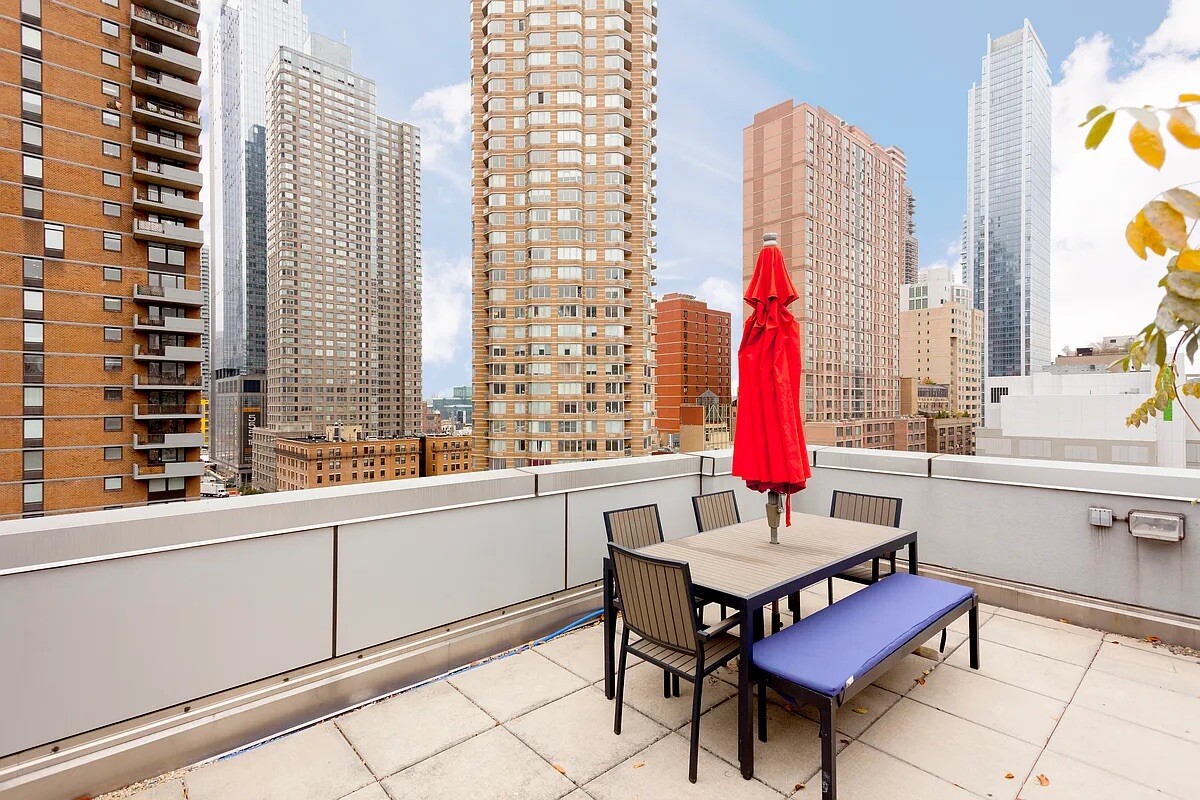 464 W 44TH Street PHC