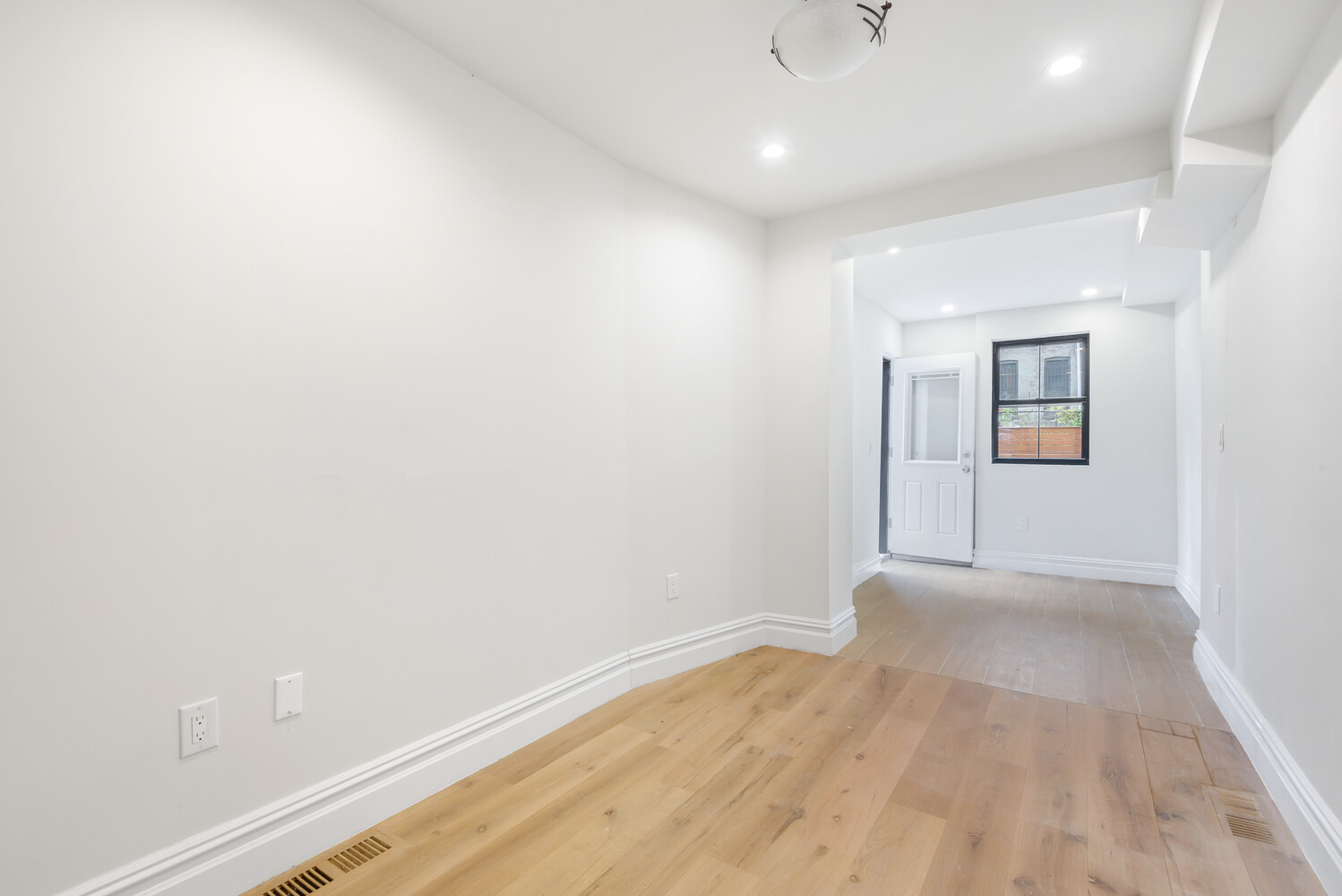 612 HANCOCK Street 1