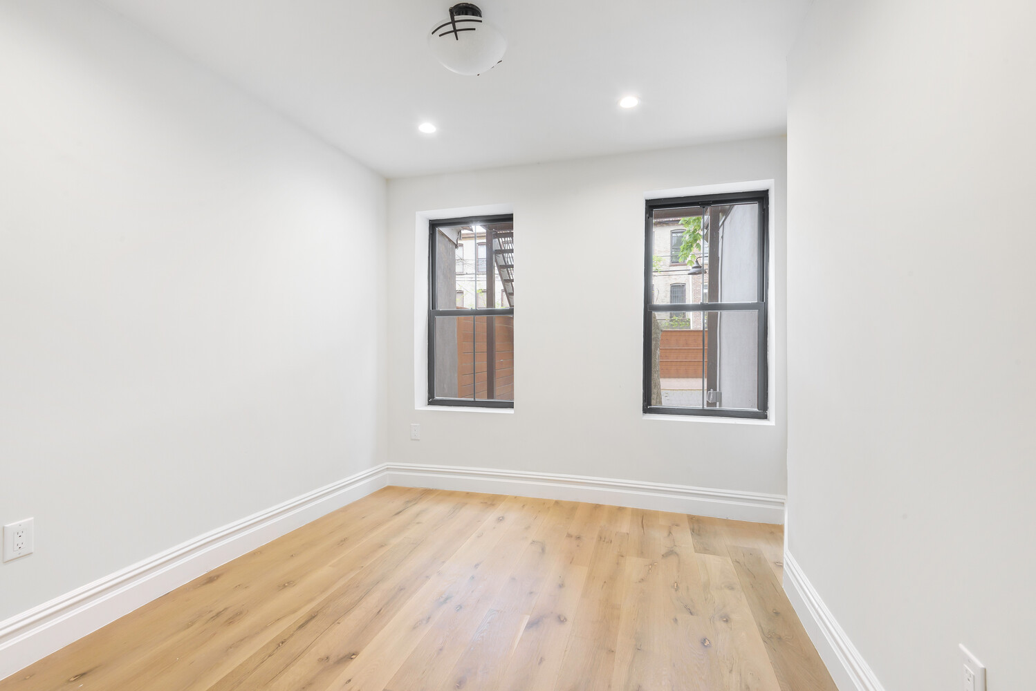 612 HANCOCK Street 1