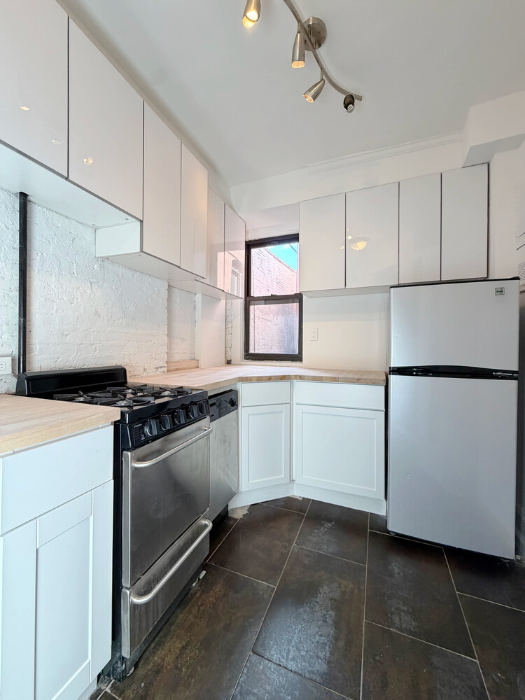 227 W 15TH Street 19A