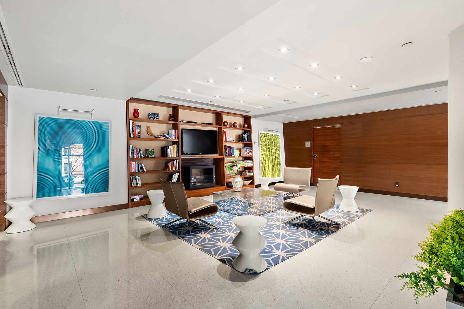 444 W 19TH Street 502