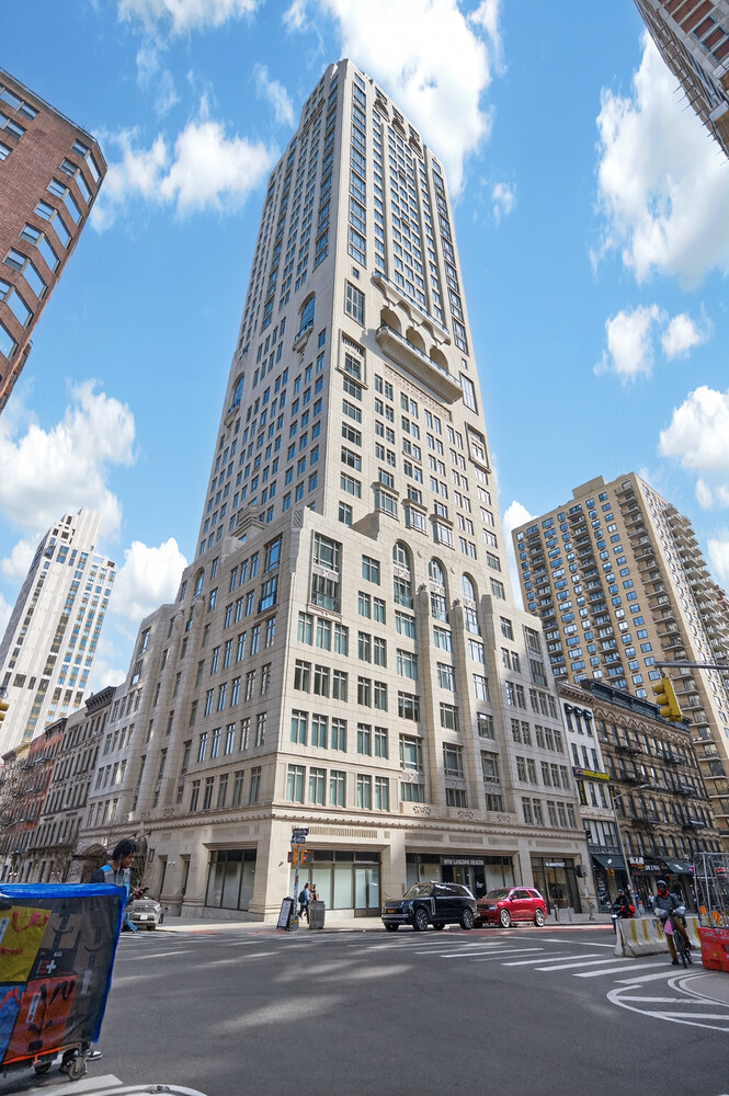 200 E 83RD Street 8C