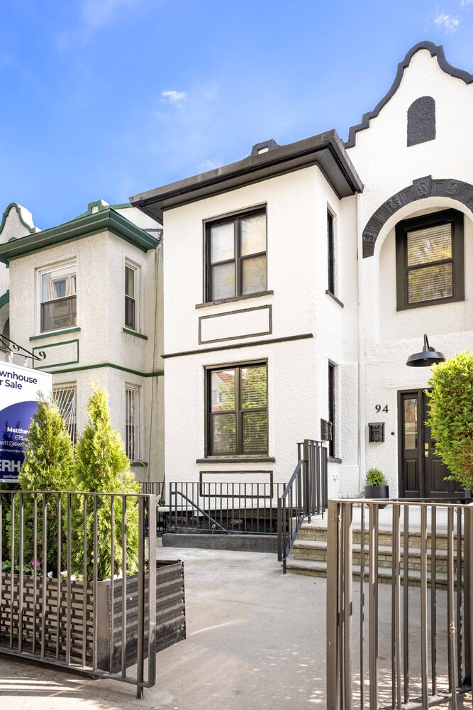 94 HAWTHORNE Street