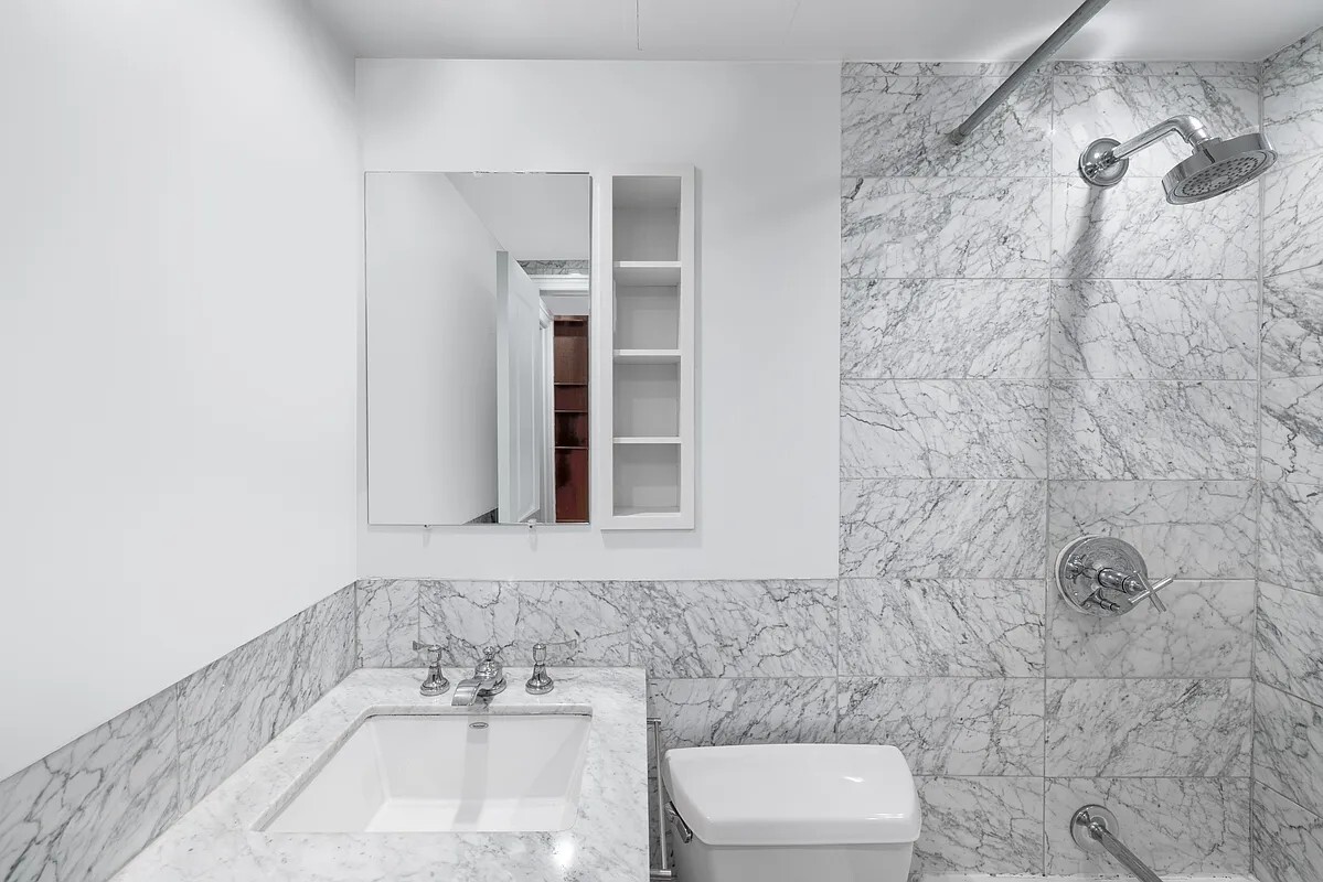 254 PARK Avenue S 8R