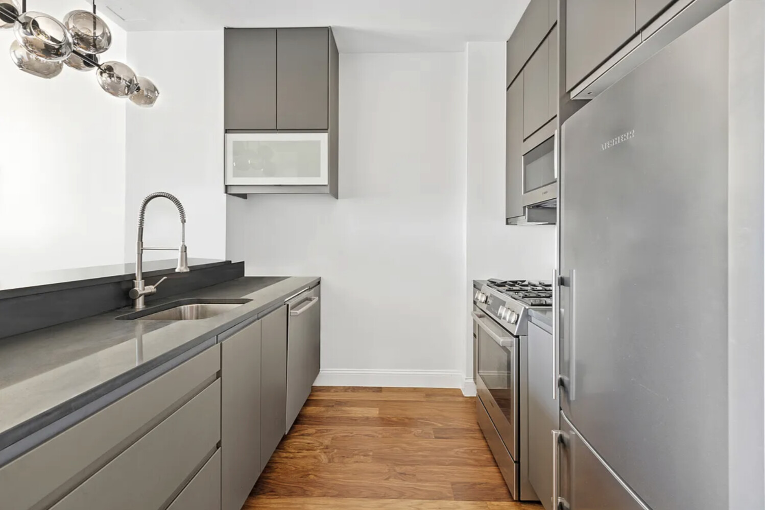 42-14 CRESCENT Street 8B