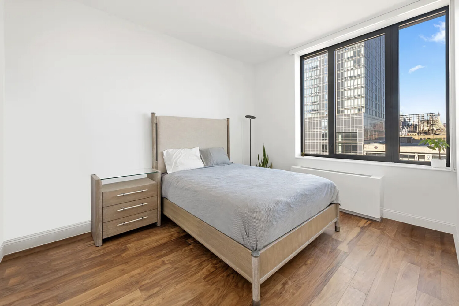 42-14 CRESCENT Street 8B