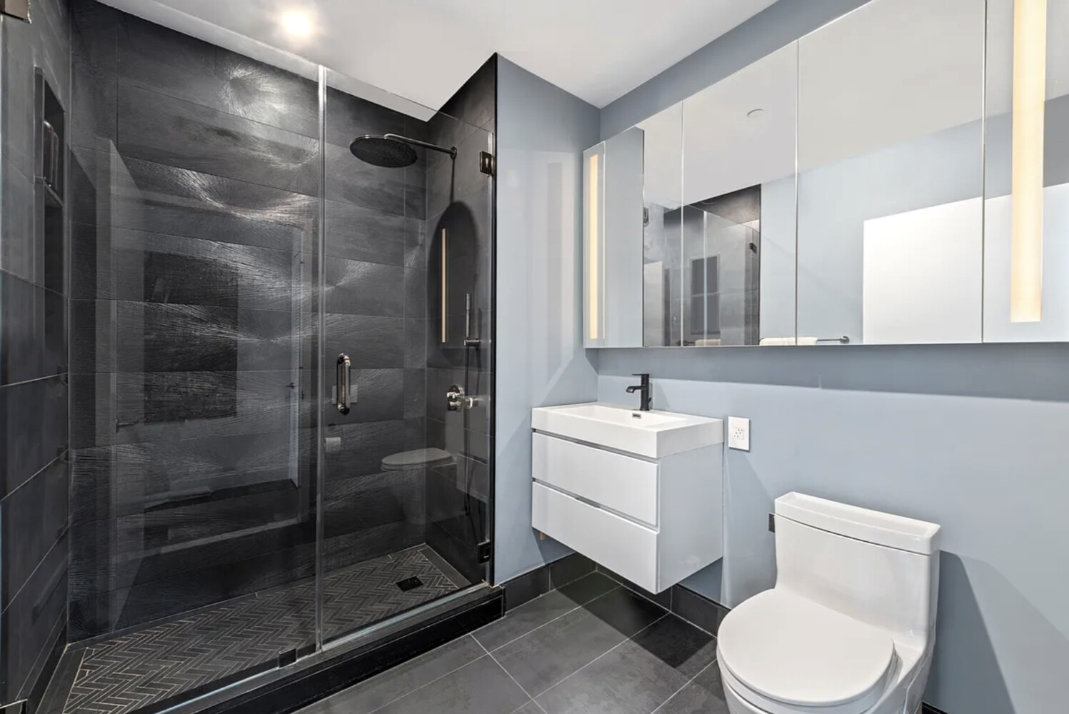 42-14 CRESCENT Street 8B