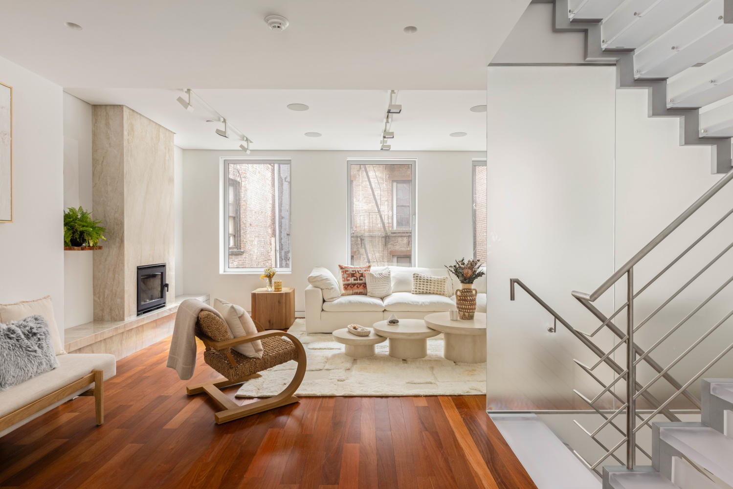 9 MINETTA Street