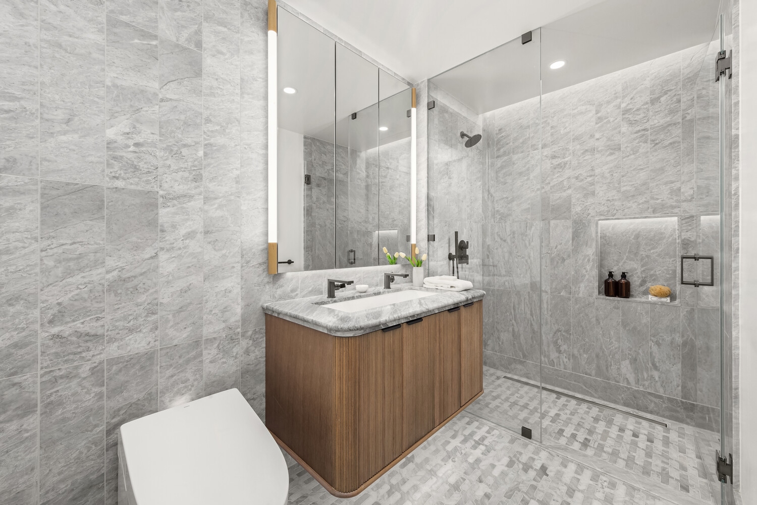 400 W 38TH Street 3GN
