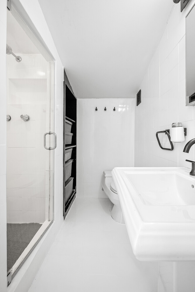 325 W 52ND Street PHD