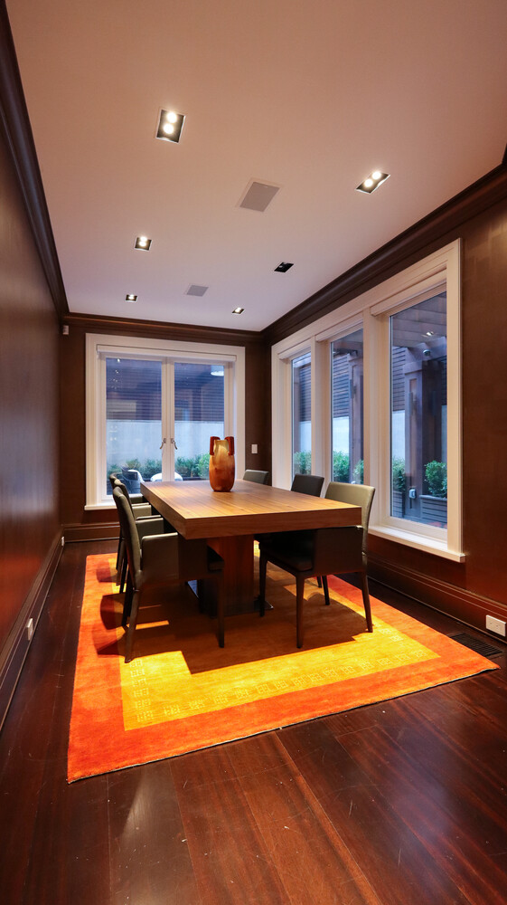46 E 66TH Street
