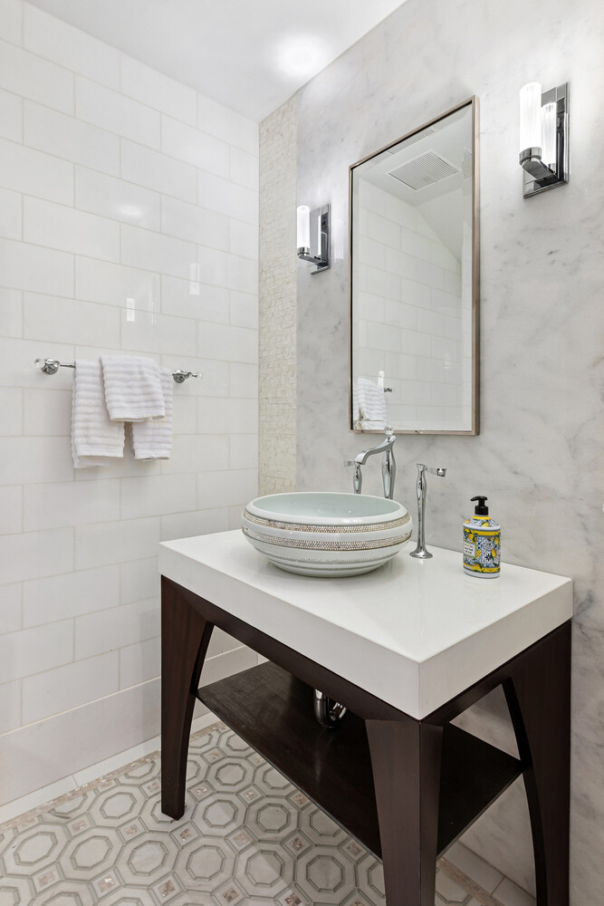 46 E 66TH Street