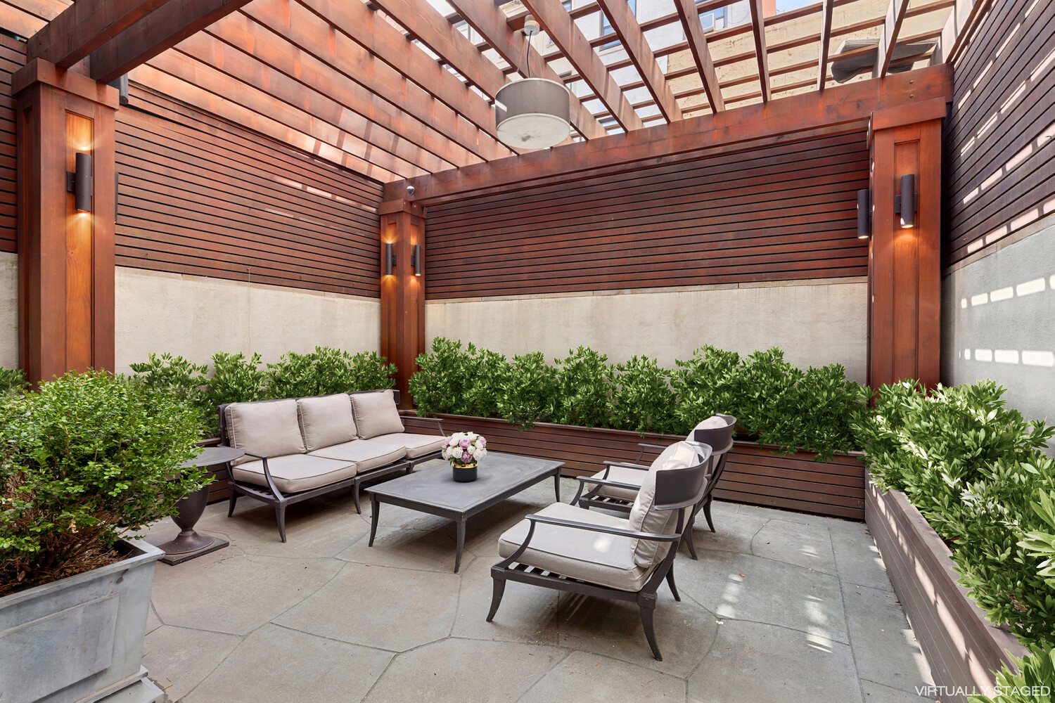 46 E 66TH Street