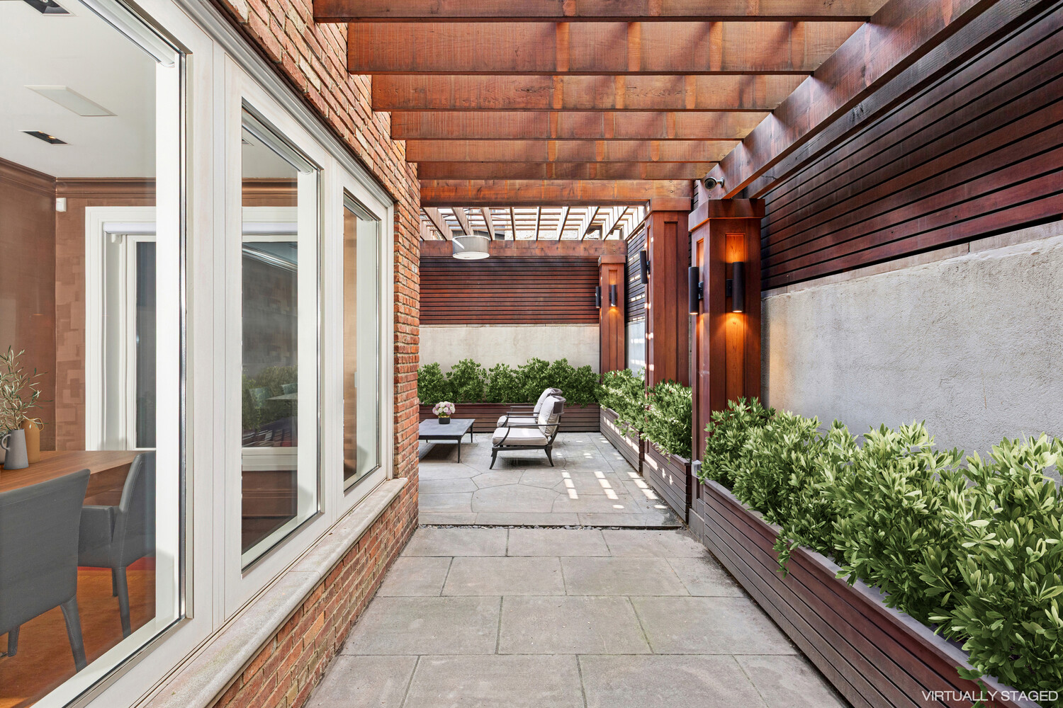 46 E 66TH Street