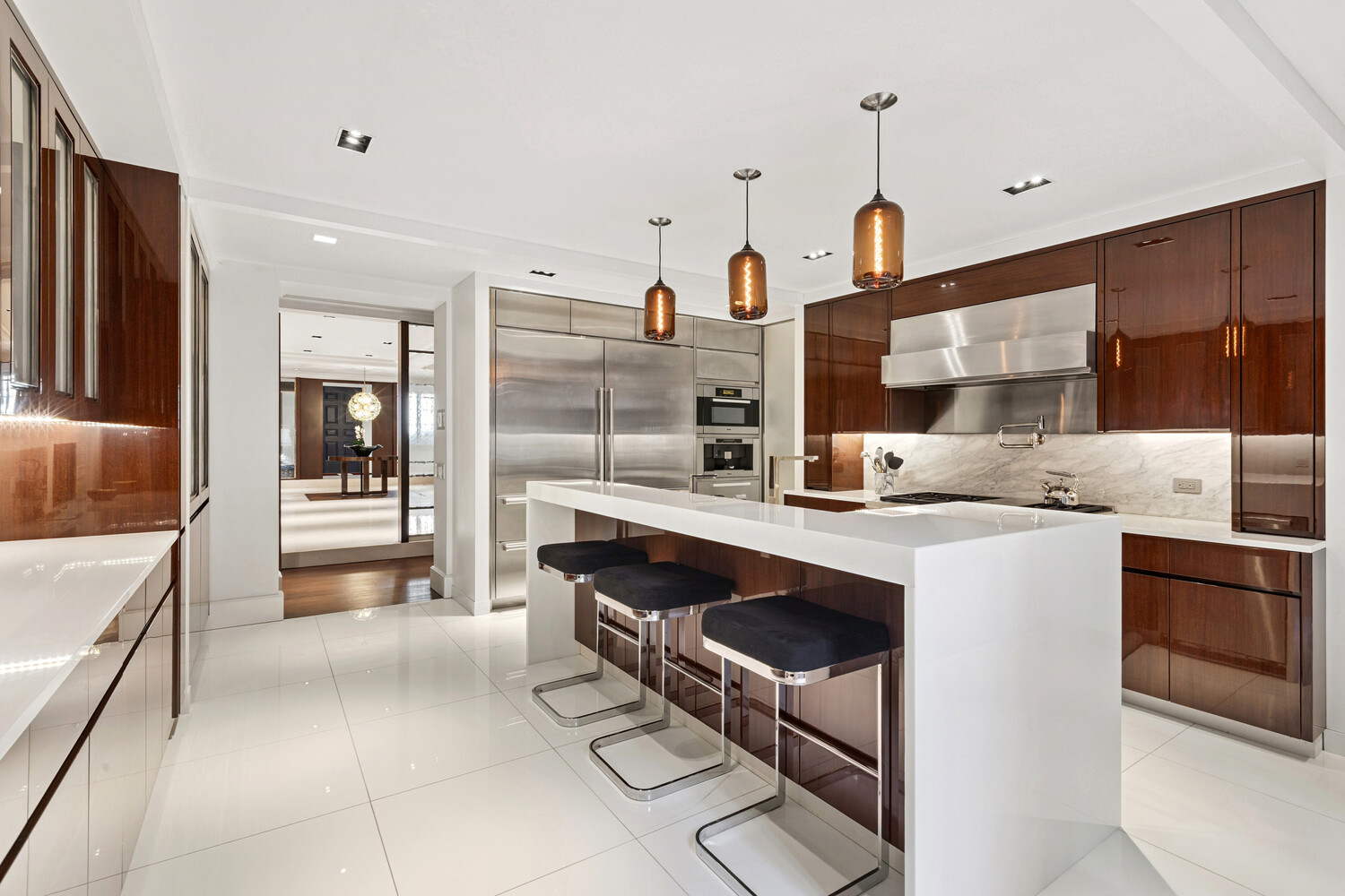 46 E 66TH Street