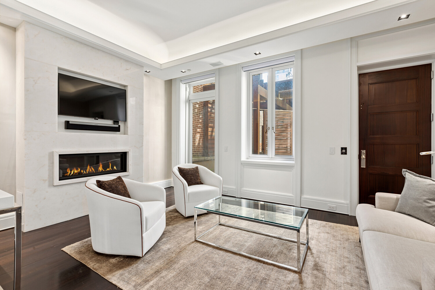 46 E 66TH Street