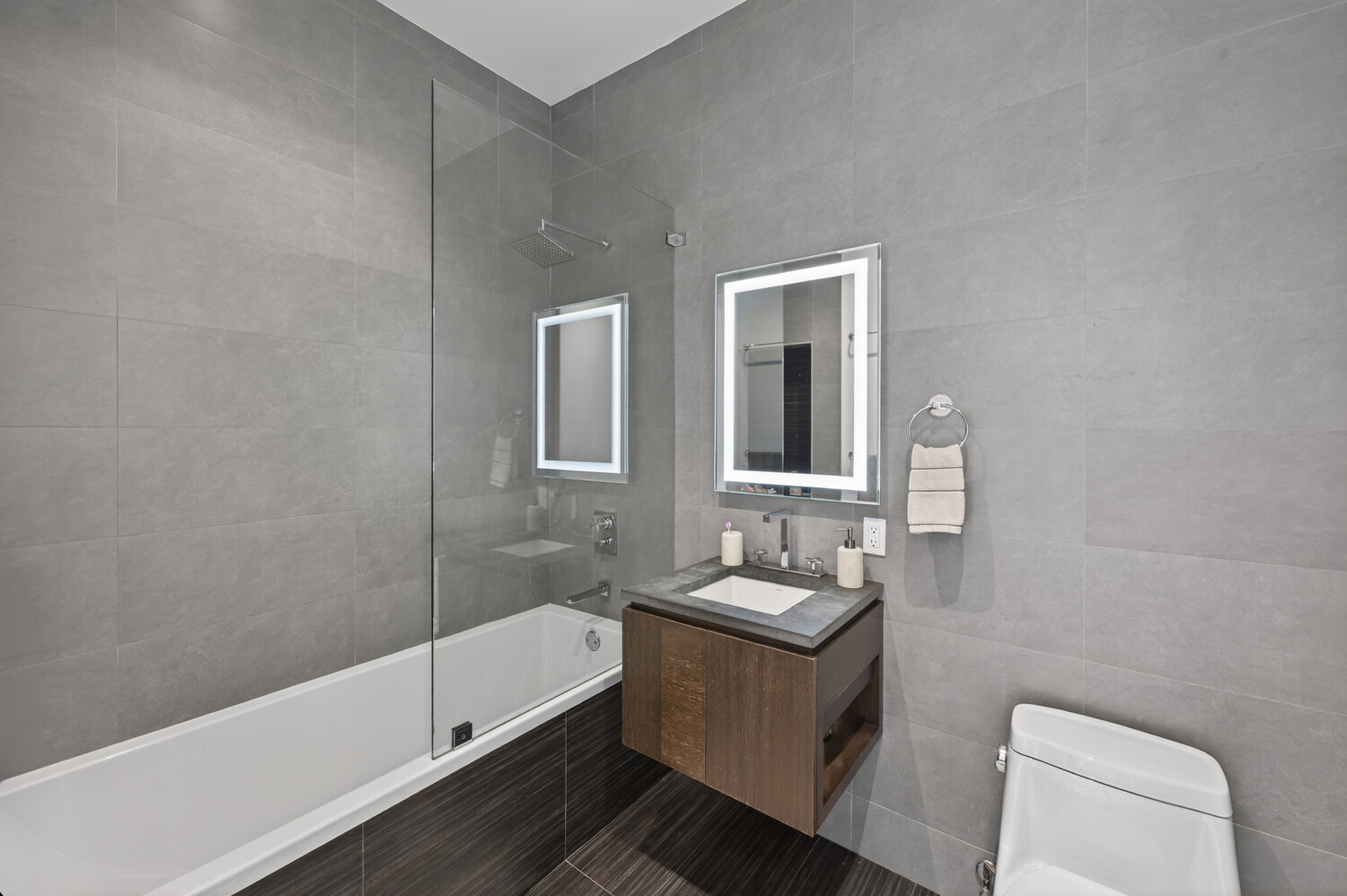 122 NEWTON Street PH